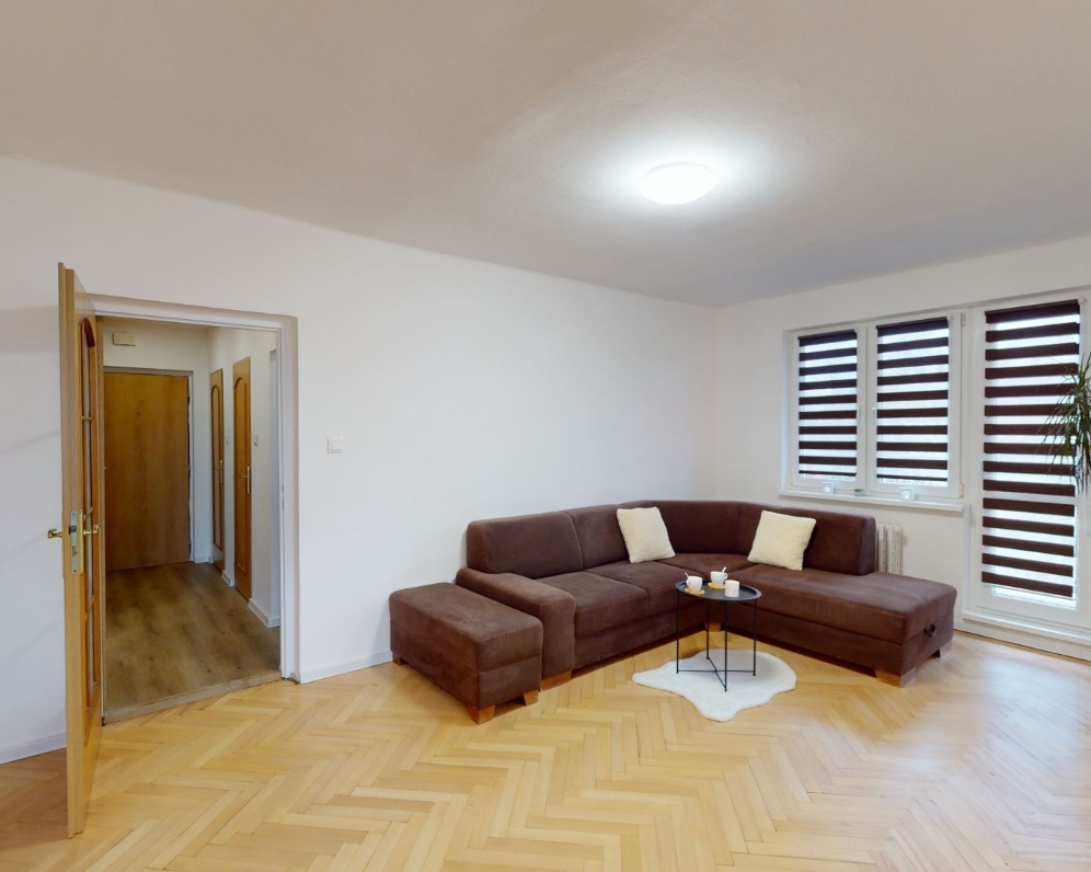 Na predaj 3 izbový byt  Banská Bystrica, Družby